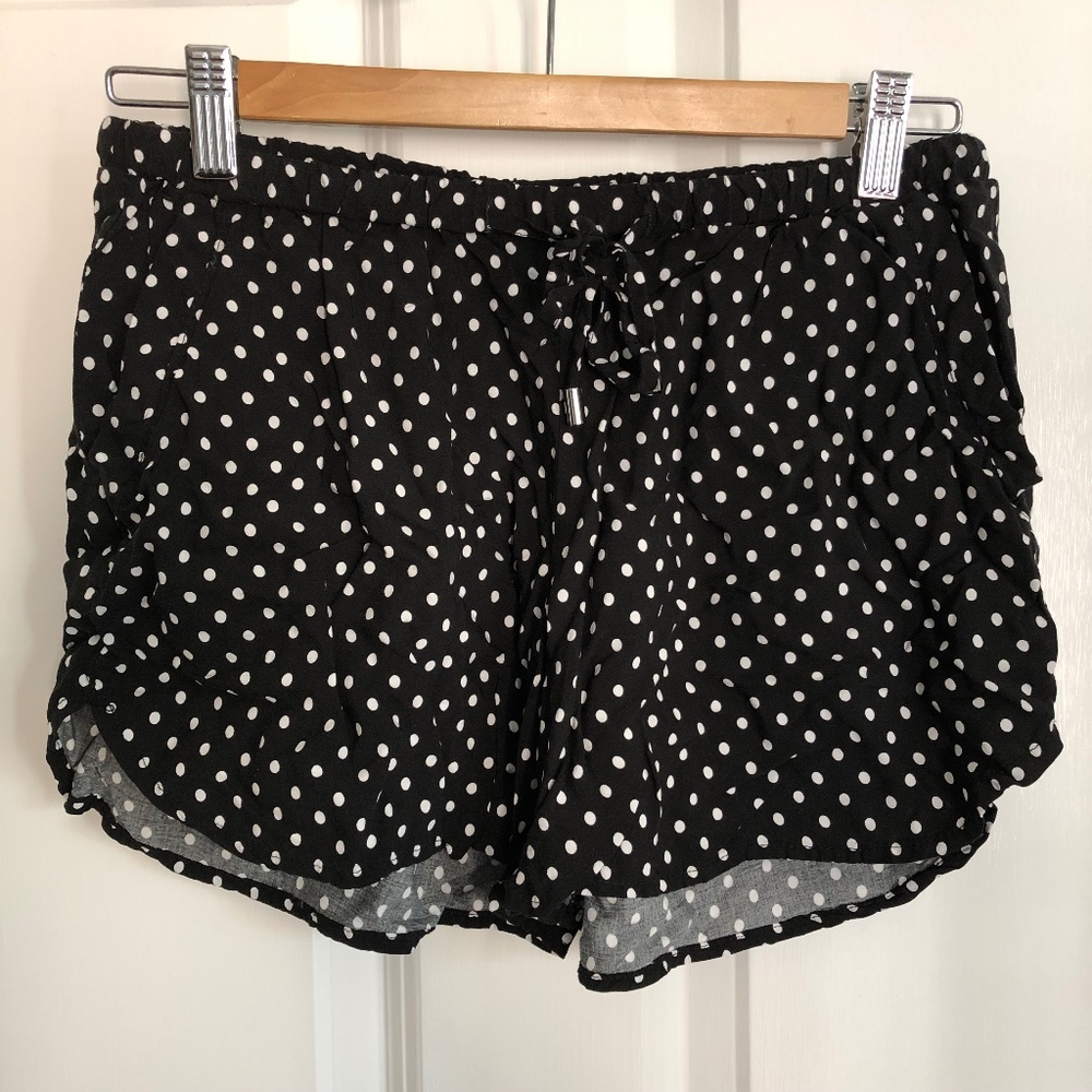 Black & White Polka Dot Shorts Pockets Drawstring Elastic